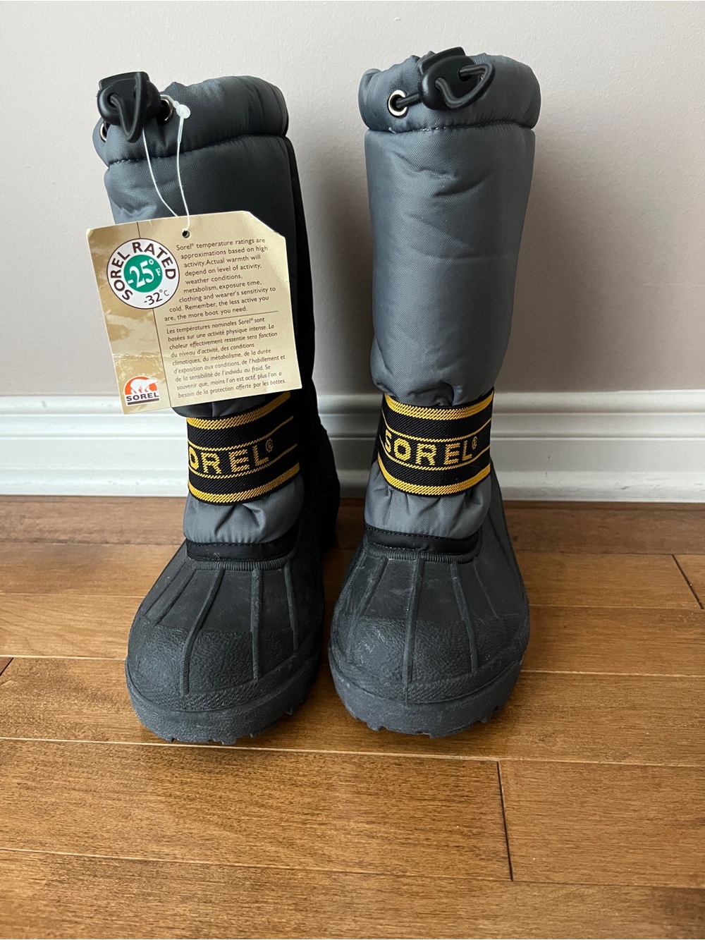 Brand new Sorel Youth waterproof winter snow boots size 3